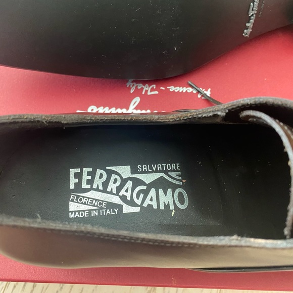 Authentic Salvatore Ferragamo -Leather Dunn Oxford Never Been Worn!! - Picture 10 of 11